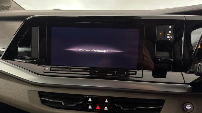 Volkswagen Multivan 1.5 TSI eHybrid Life 5dr 4MOTION DSG Estate - Image 14